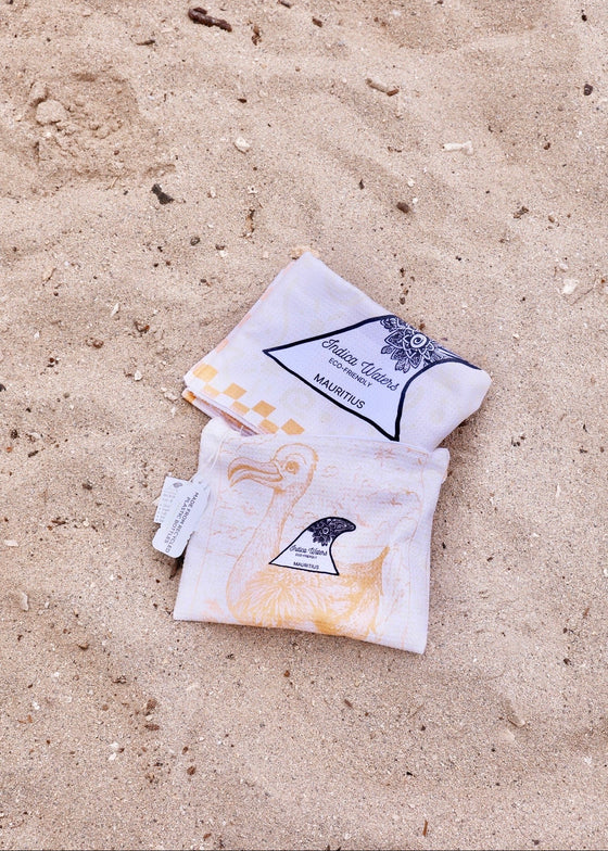 Ki Role Maurice? Beach Towel