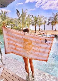  Ki Role Maurice? Beach Towel