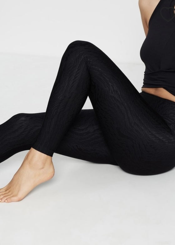 Liquido Black J Winner full length Yoga Leggings